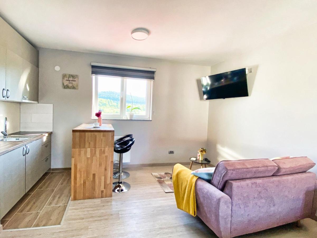 Apartmani Fenestra Otočac Eksteriør bilde