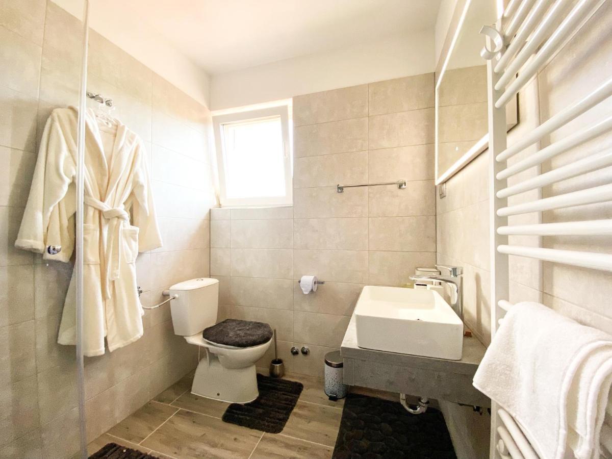 Apartmani Fenestra Otočac Eksteriør bilde