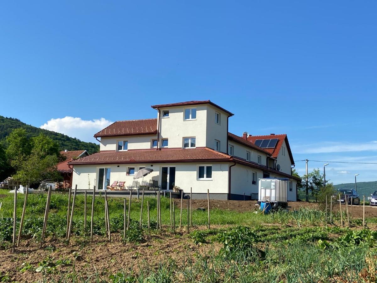 Apartmani Fenestra Otočac Eksteriør bilde