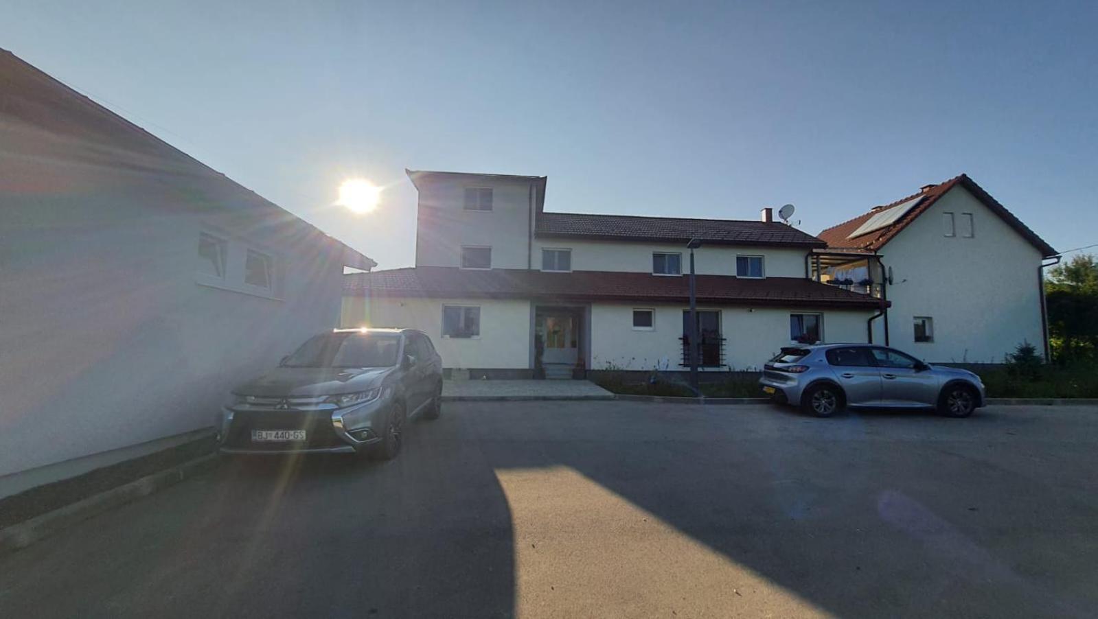 Apartmani Fenestra Otočac Eksteriør bilde